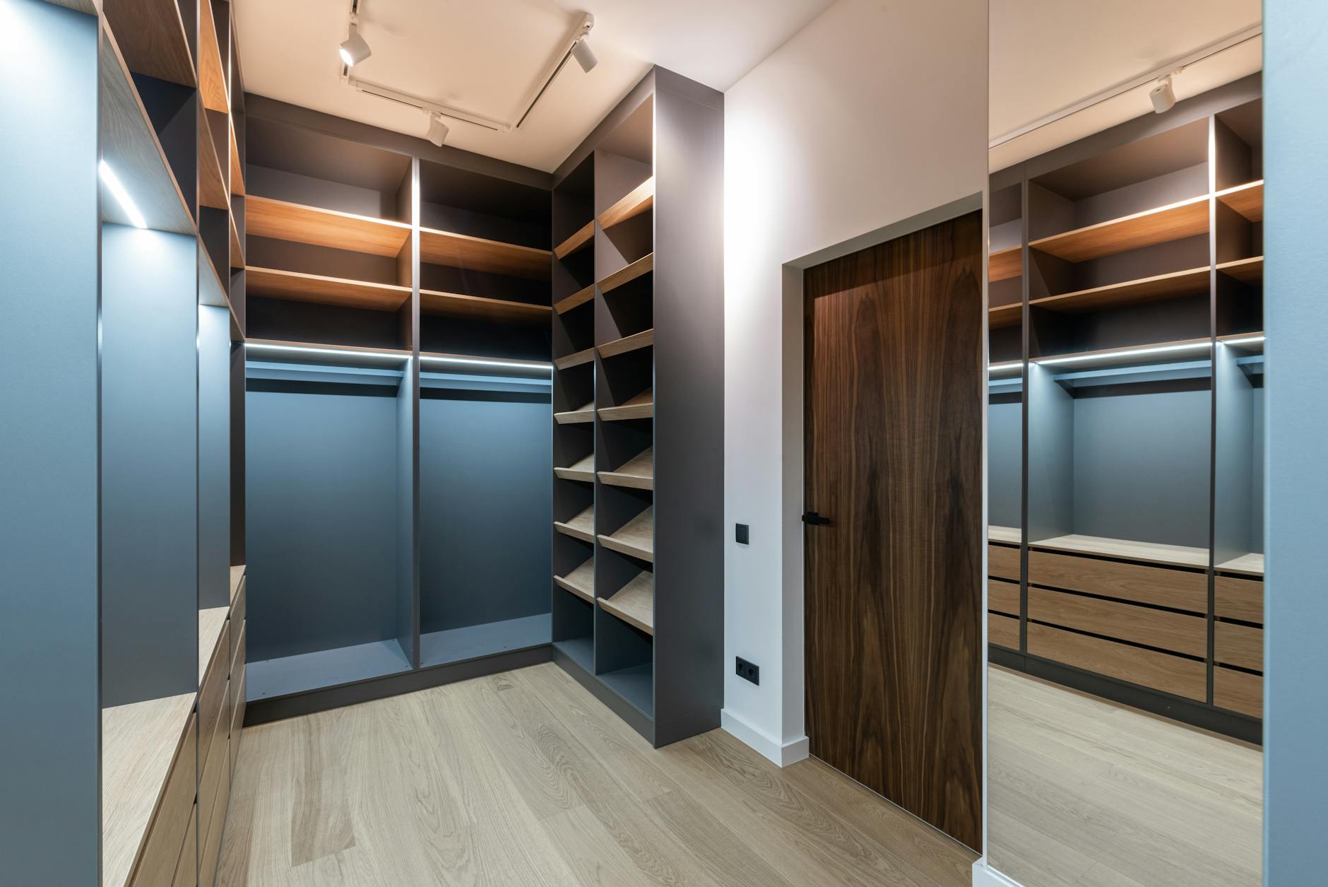 Walk-in closet transformation with efficient storage systems